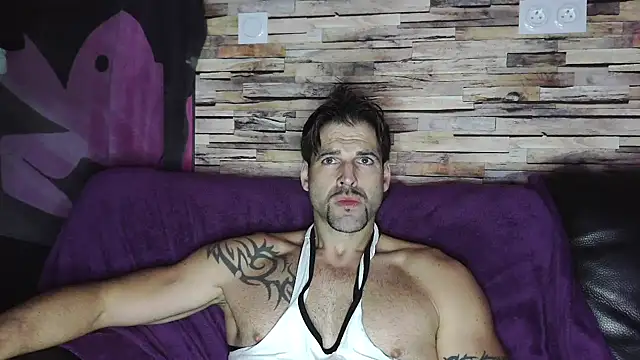 XxBigboybandxX online show from December 2024 04:26:01 PM