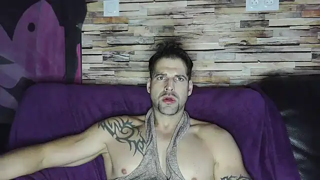 XxBigboybandxX online show from December 2024 03:53:02 PM