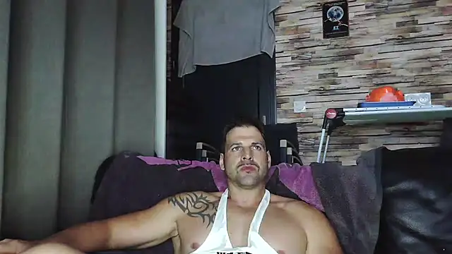 XxBigboybandxX online show from November 2025 07:23:01 PM