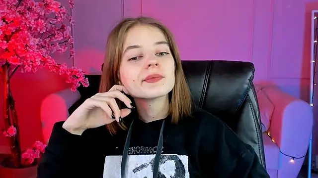 TinaDavil online show from December 2024 05:14:02 PM