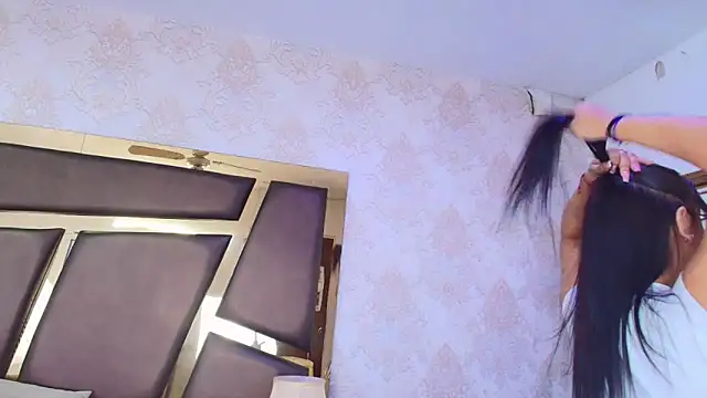 ZoehRoux online show from January 2025 10:27:01 AM