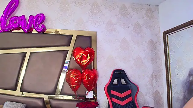 ZoehRoux online show from February 2025 10:34:01 AM