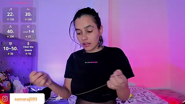 Snapshot of samara_jonness chatting on December 2025 04:00:02 AM samara jonness online show from December 2025 04:00:02 AM