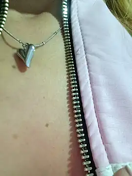 Snapshot of alicev_kitty chatting on January 2025 12:47:01 PM alicev kitty online show from January 2025 12:47:01 PM