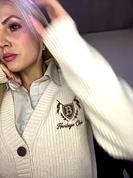 Snapshot of alicev_kitty chatting on September 2025 01:02:01 PM alicev kitty online show from September 2025 01:02:01 PM