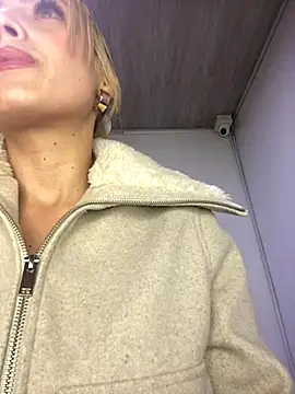 Snapshot of alicev_kitty chatting on October 2025 12:49:01 PM alicev kitty online show from October 2025 12:49:01 PM