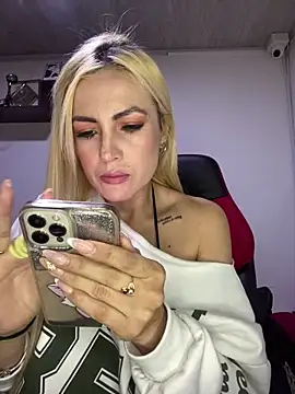 Snapshot of alicev_kitty chatting on October 2025 01:07:02 PM alicev kitty online show from October 2025 01:07:02 PM