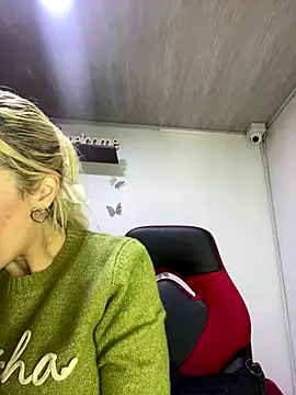 Snapshot of alicev_kitty chatting on October 2025 01:12:02 PM alicev kitty online show from October 2025 01:12:02 PM