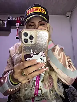 Snapshot of alicev_kitty chatting on November 2025 12:52:01 PM alicev kitty online show from November 2025 12:52:01 PM