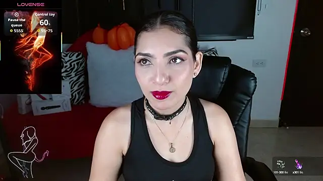 Carolaine69  online show from October 2025 01:29:02 PM