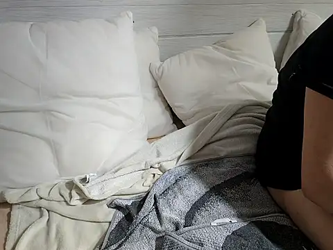 Snapshot of brbrrbrbrb chatting on February 2026 10:00:01 PM brbrrbrbrb online show from February 2026 10:00:01 PM