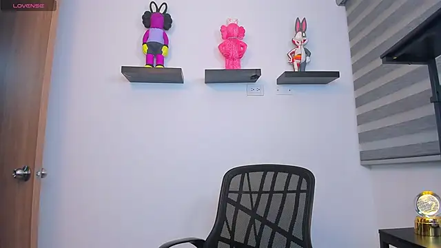 Gangster Girl online show from March 2026 08:19:01 AM