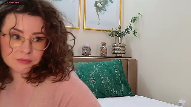 Snapshot of JESSYKA chatting on January 2025 11:03:01 AM JESSYKA online show from January 2025 11:03:01 AM