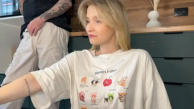 Adelovenick online show from March 2026 10:32:01 AM