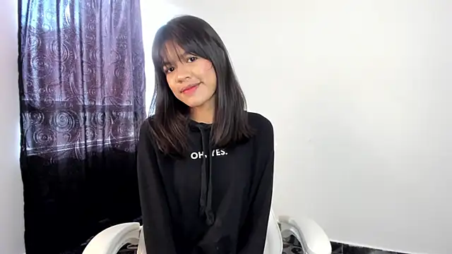 Snapshot of meganthompsonn22 chatting on April 2026 01:25:02 PM meganthompsonn22 online show from April 2026 01:25:02 PM