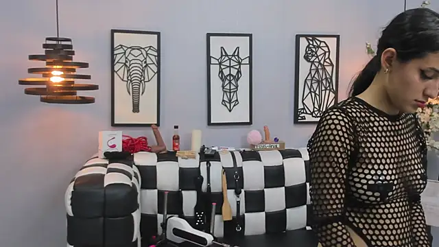 Snapshot of SARAFOXX_ chatting on December 2024 05:46:01 PM SARAFOXX online show from December 2024 05:46:01 PM