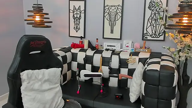 Snapshot of SARAFOXX_ chatting on January 2025 02:47:02 PM SARAFOXX online show from January 2025 02:47:02 PM