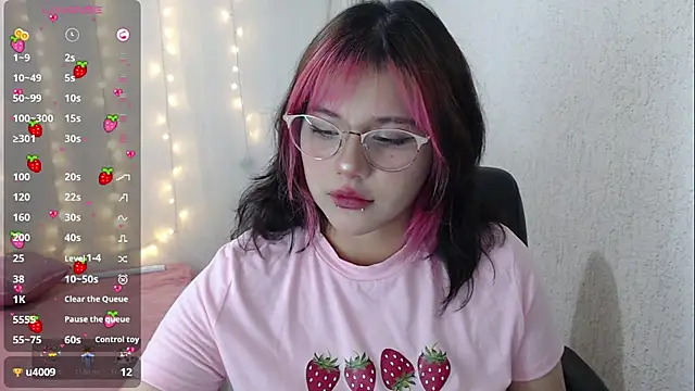 Snapshot of mixie_cute chatting on January 2025 08:45:01 PM mixie cute online show from January 2025 08:45:01 PM