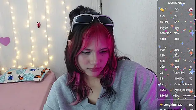 Snapshot of mixie_cute chatting on February 2025 06:45:01 PM mixie cute online show from February 2025 06:45:01 PM