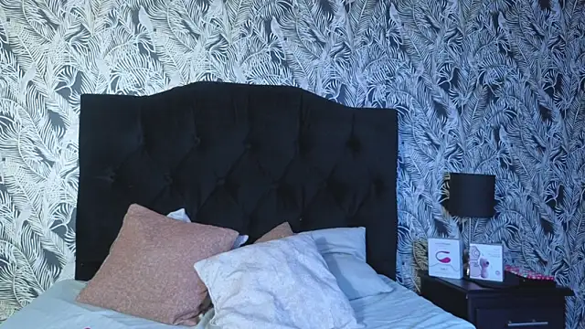 EmiGomez  online show from January 2026 01:27:02 PM