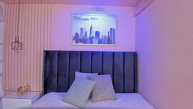 viiolett lee online show from March 2025 08:15:02 PM