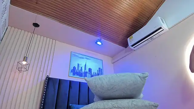 viiolett lee online show from February 2026 02:29:01 PM