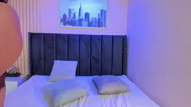 viiolett lee online show from April 2026 08:57:01 PM