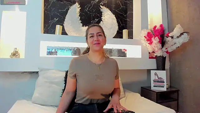 Snapshot of Cinthya_mjs chatting on October 2025 12:04:02 PM Cinthya mjs online show from October 2025 12:04:02 PM