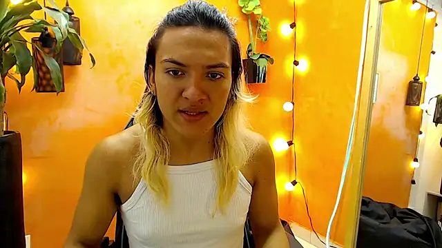 Snapshot of aslyhernandez_7 chatting on January 2025 11:28:01 AM aslyhernandez 7 online show from January 2025 11:28:01 AM