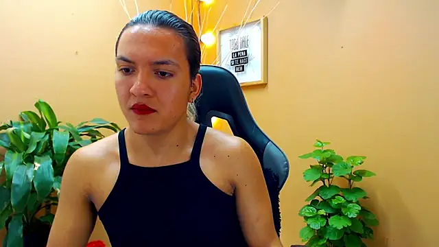 Snapshot of aslyhernandez_7 chatting on February 2025 09:11:02 PM aslyhernandez 7 online show from February 2025 09:11:02 PM