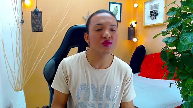 Snapshot of aslyhernandez_7 chatting on September 2025 12:07:02 PM aslyhernandez 7 online show from September 2025 12:07:02 PM