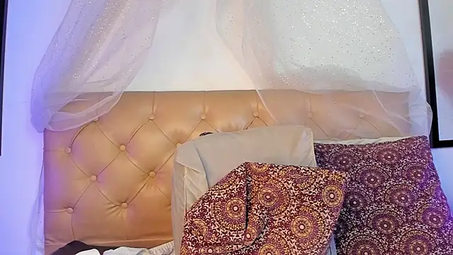 Redpandaa  online show from January 2025 04:06:01 AM