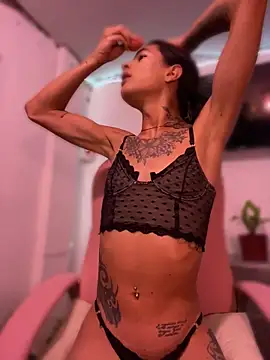 Snapshot of daniigarcia chatting on April 2026 07:30:02 PM daniigarcia online show from April 2026 07:30:02 PM