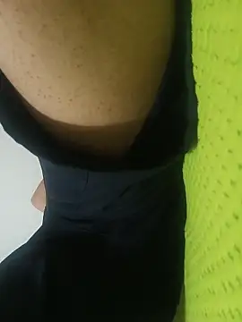 Snapshot of beautiful_hands_ chatting on December 2025 06:52:01 AM beautiful hands online show from December 2025 06:52:01 AM