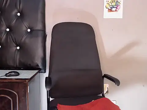 Snapshot of SexyMbalee chatting on April 2026 12:23:01 AM SexyMbalee online show from April 2026 12:23:01 AM