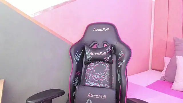 lilith noahh online show from January 2025 03:34:02 AM