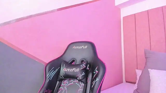 lilith noahh online show from January 2025 06:36:02 AM