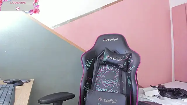 lilith noahh online show from January 2025 06:46:01 AM