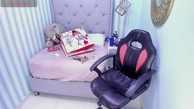 LINASTARK online show from December 2024 03:05:02 AM