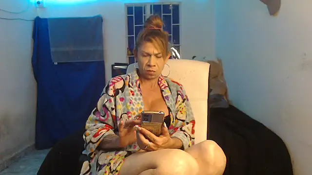 Antonella borja online show from November 2025 05:18:02 AM