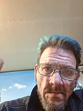 Snapshot of gettinit2wice chatting on May 2026 03:06:01 PM gettinit2wice online show from May 2026 03:06:01 PM