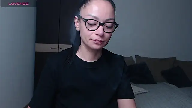 Snapshot of BabySerene chatting on April 2026 03:44:02 AM BabySerene online show from April 2026 03:44:02 AM