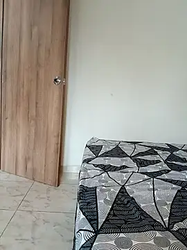 Snapshot of LEIRIS_Y_FRED_01 chatting on January 2025 01:23:02 PM LEIRIS Y FRED 01 online show from January 2025 01:23:02 PM