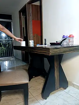 Snapshot of LEIRIS_Y_FRED_01 chatting on September 2025 01:51:02 AM LEIRIS Y FRED 01 online show from September 2025 01:51:02 AM