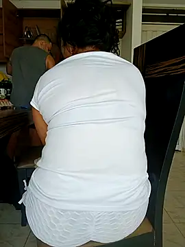 Snapshot of LEIRIS_Y_FRED_01 chatting on October 2025 02:15:02 PM LEIRIS Y FRED 01 online show from October 2025 02:15:02 PM