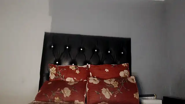 hoittytoittyxx online show from November 2025 11:48:01 PM