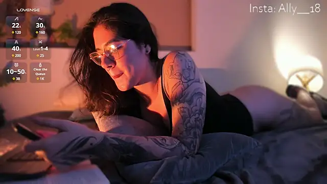 Snapshot of Ally_addams chatting on March 2025 07:42:02 AM Ally addams online show from March 2025 07:42:02 AM