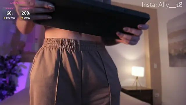 Snapshot of Ally_addams chatting on March 2025 03:37:02 AM Ally addams online show from March 2025 03:37:02 AM