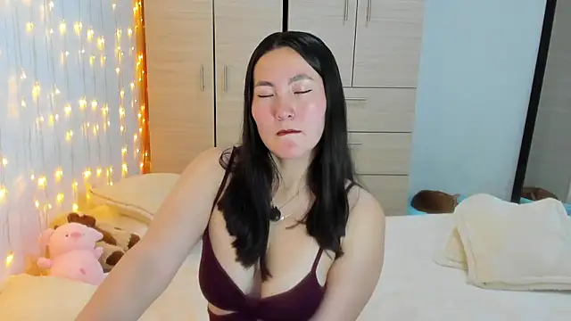 Snapshot of Elle_Lee_ chatting on January 2026 05:05:02 PM Elle Lee online show from January 2026 05:05:02 PM