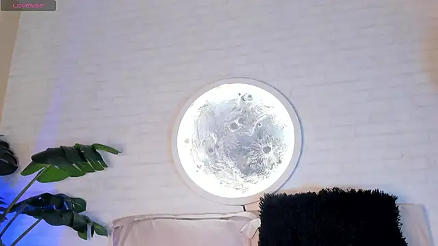 Snapshot of Elise_Diamond chatting on March 2025 09:21:01 AM Elise Diamond online show from March 2025 09:21:01 AM